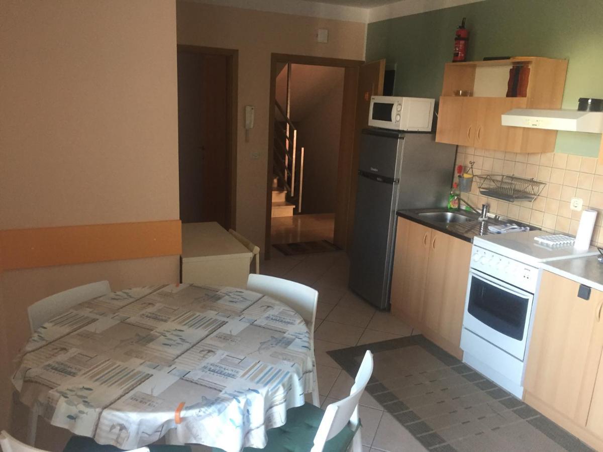 Apartment Petar12 Tkon Esterno foto